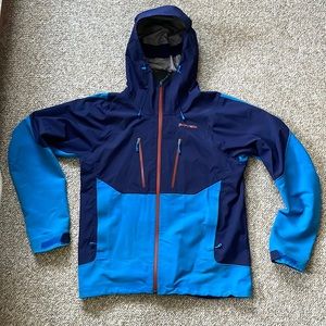 Patagonia lightweight ski shell, size M in two-tone blue.